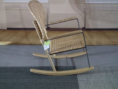Rotan schommelstoel