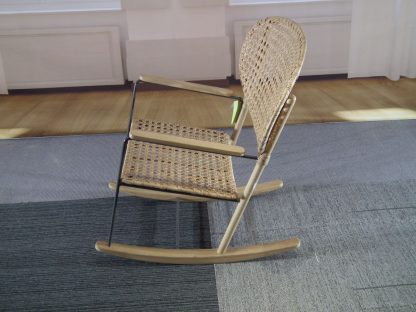 Rotan schommelstoel