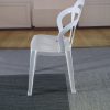 Witte kunststof stoel