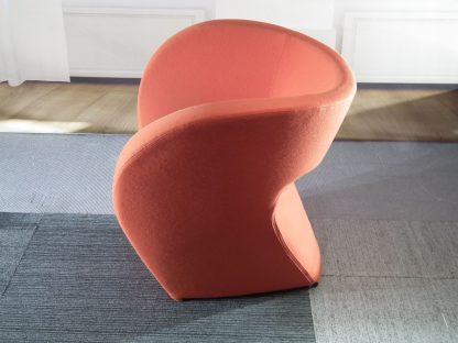 Marago donker oranje design stoel