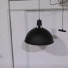 Industriële zwarte led hanglamp.