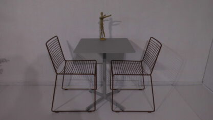 De Hee Dining stoel is ontworpen door Hee Welling voor het Deense label HAY. - Afbeelding 2