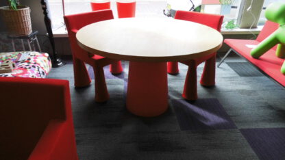Moooi Container Classic tafel Ø120 eiken blad